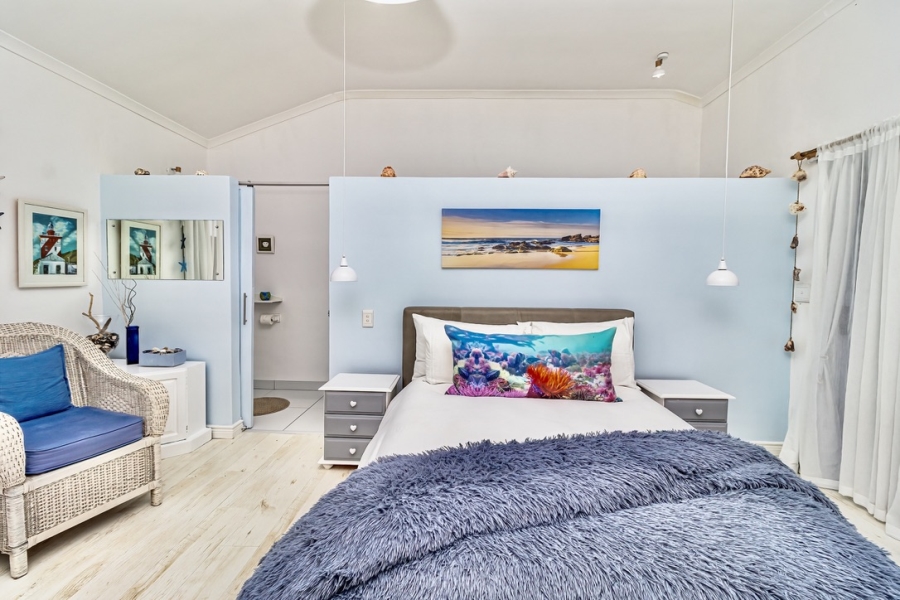 4 Bedroom Property for Sale in Grotto Bay Western Cape
